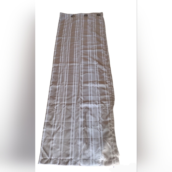 BOGO: Victoria Classics set 3 Curtains - Picture 3 of 6